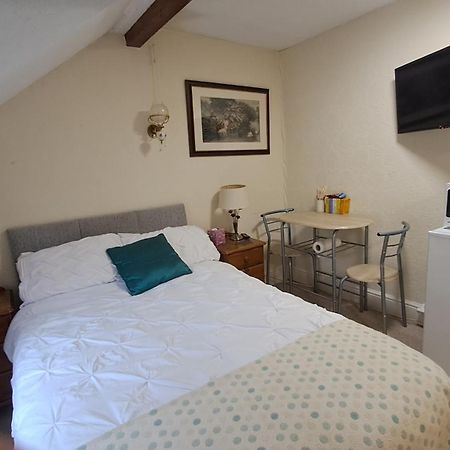 Coynant Farm Guesthouse - Farm Park Stay Swansea Zewnętrze zdjęcie