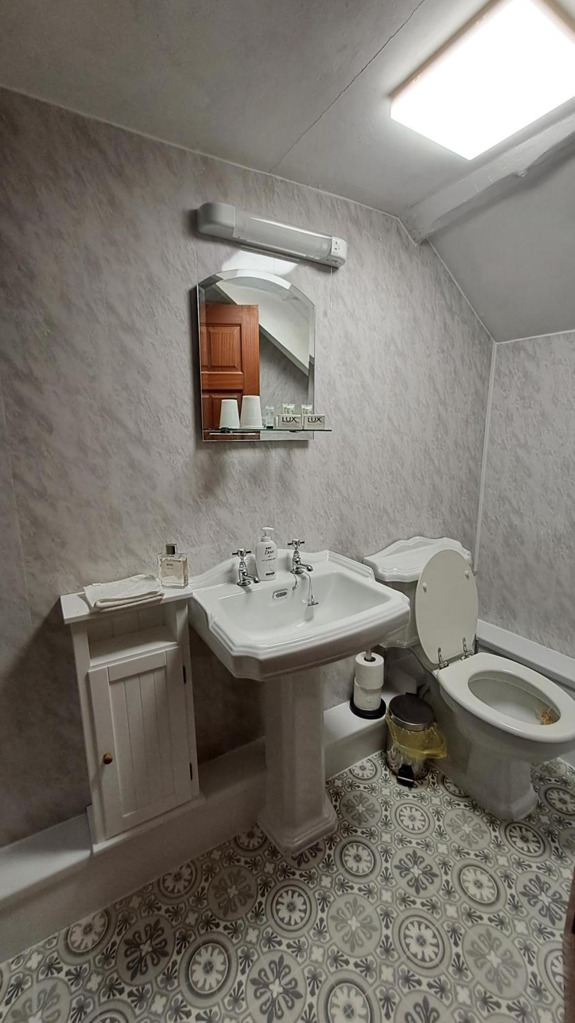 Coynant Farm Guesthouse - Farm Park Stay Swansea Zewnętrze zdjęcie