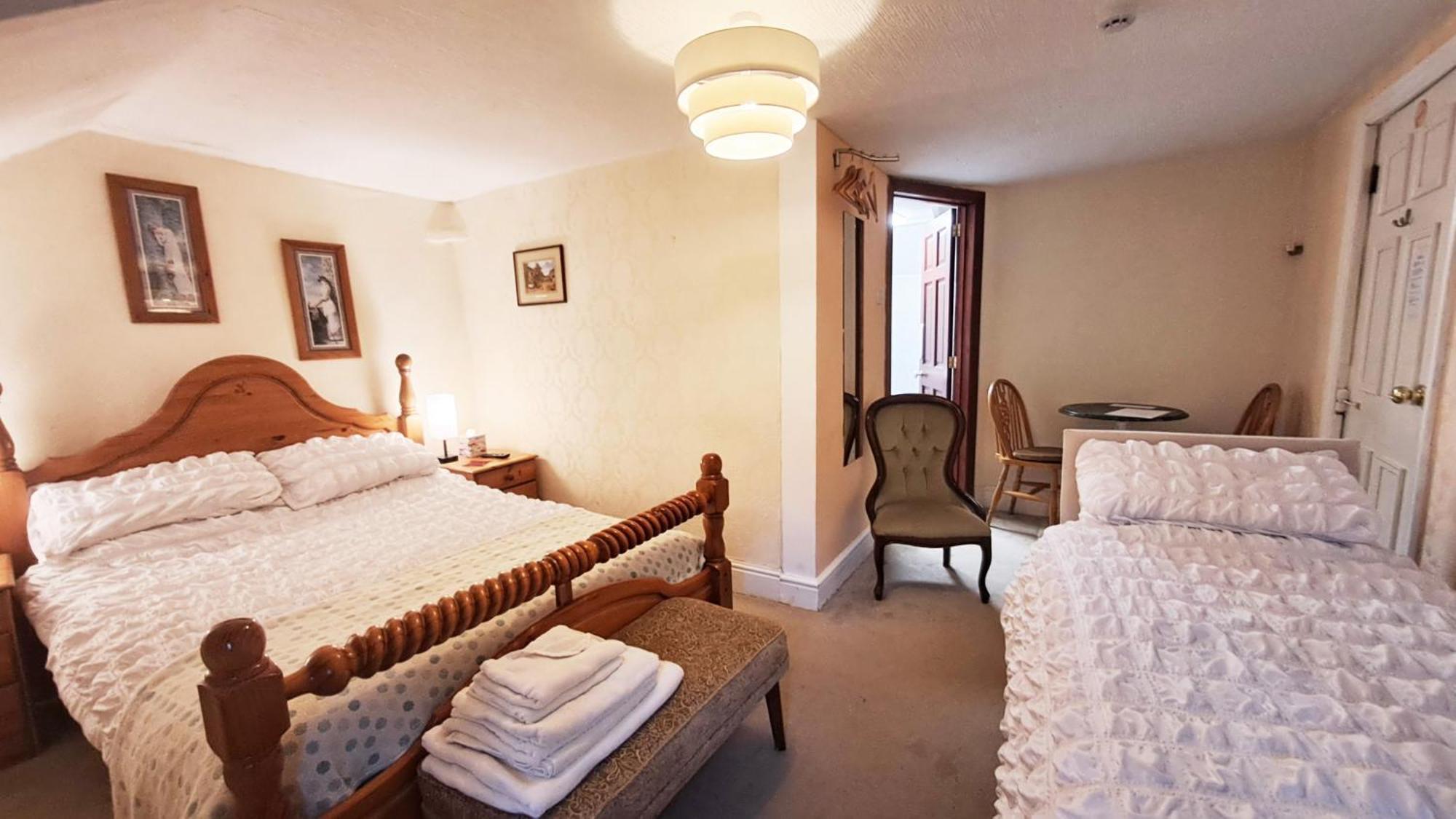 Coynant Farm Guesthouse - Farm Park Stay Swansea Zewnętrze zdjęcie